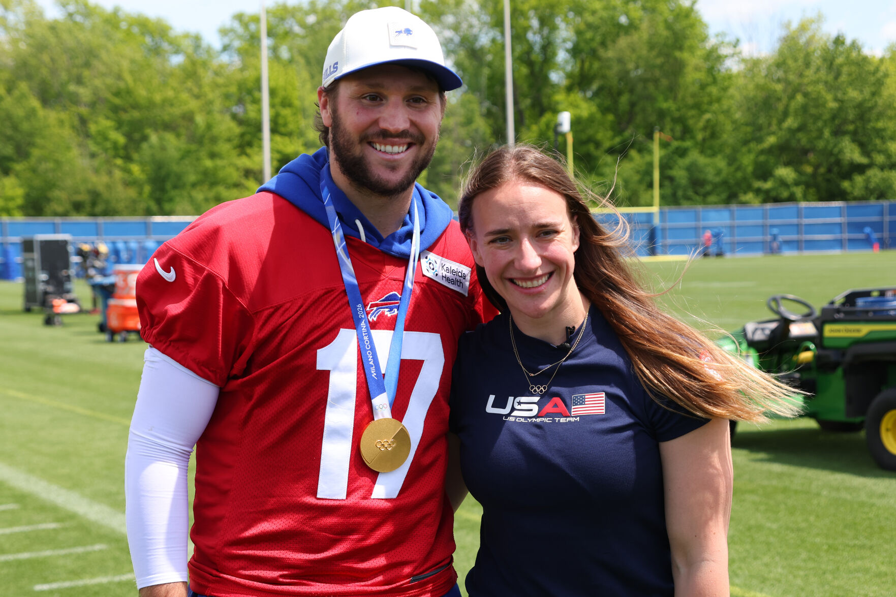 Hayley Scamurra gets a thrill showing off US hockey gold medal