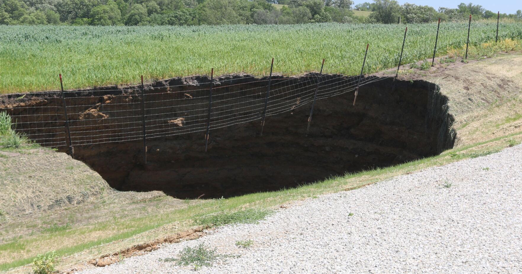 Sinkhole reopens near Knoxville - Vimarsana News