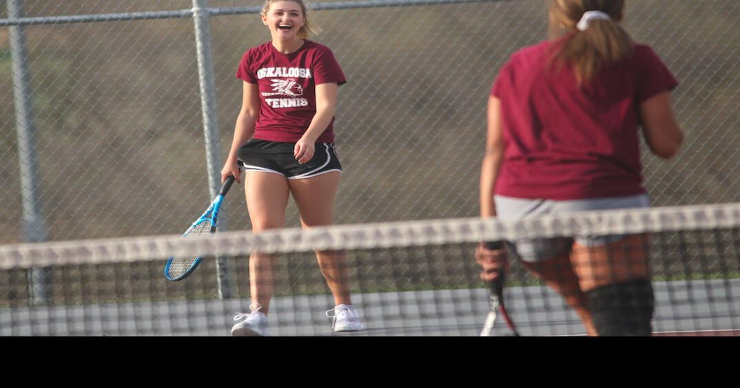 Oskaloosa wins Little Hawkeye team title Pella