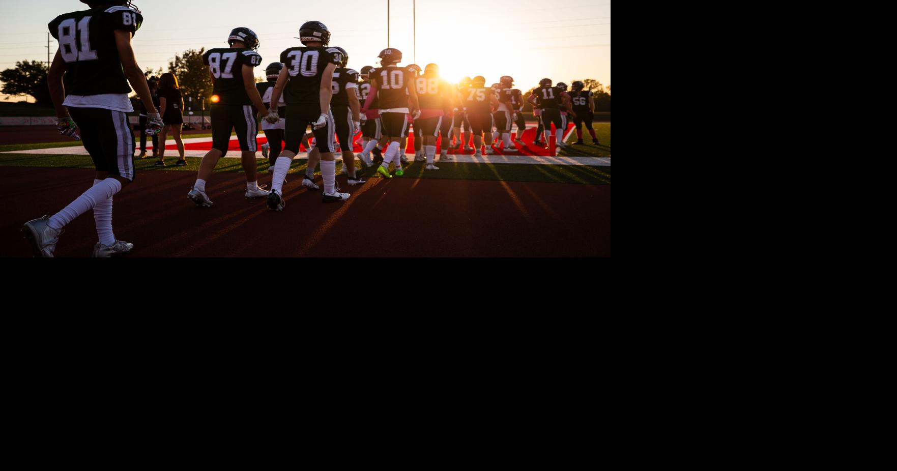 Football preview Pella vs Gilbert Pella