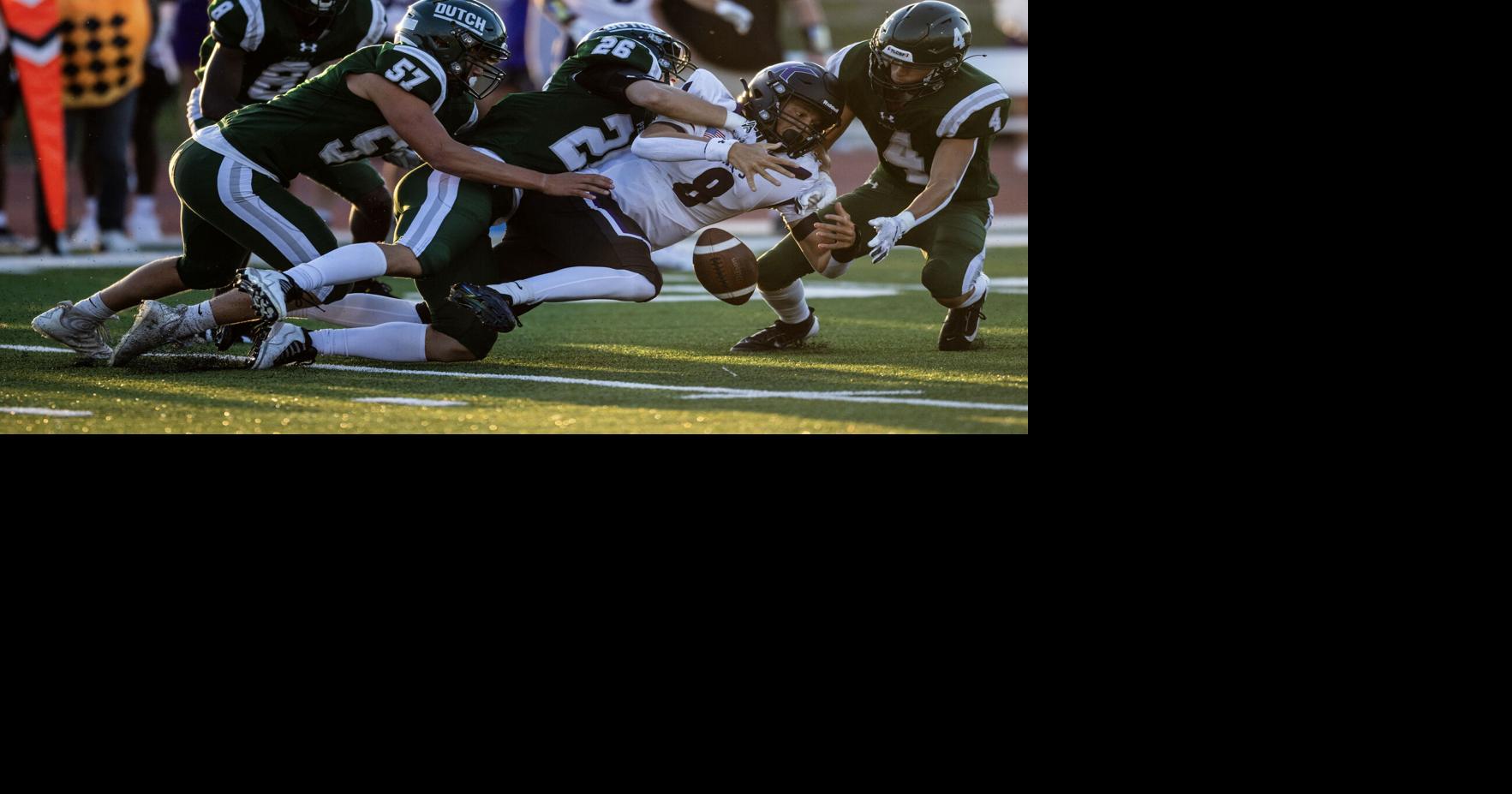 Football preview Pella vs Carlisle Pella