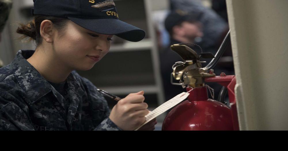 Pella grad enjoys Naval career Pella oskaloosa com
