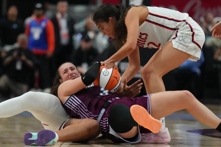 Toronto's first WNBA game is no thing of beauty, but sellout crowd ...