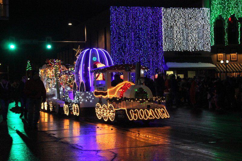 Lighted Christmas Parade awards announced | Local News | oskaloosa.com