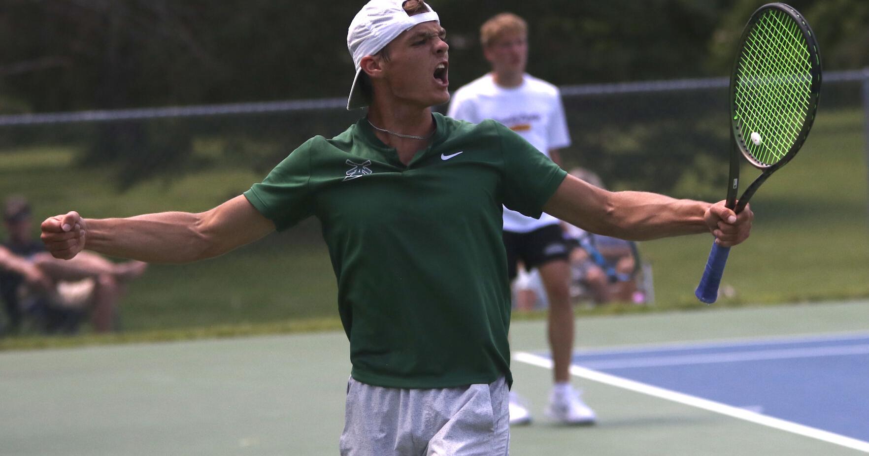 Pella's Briggs wins program's first state singles title | Pella - Vimarsana News