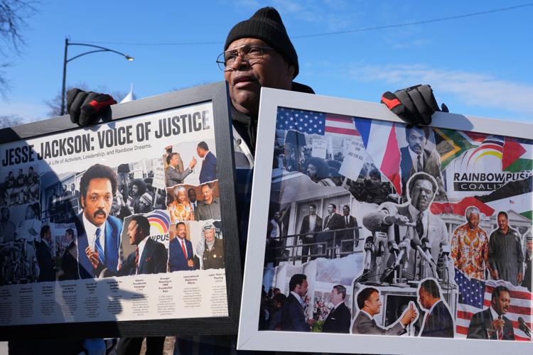 Crowds of Chicago mourners pay respects to Jesse Jackson at start of ...