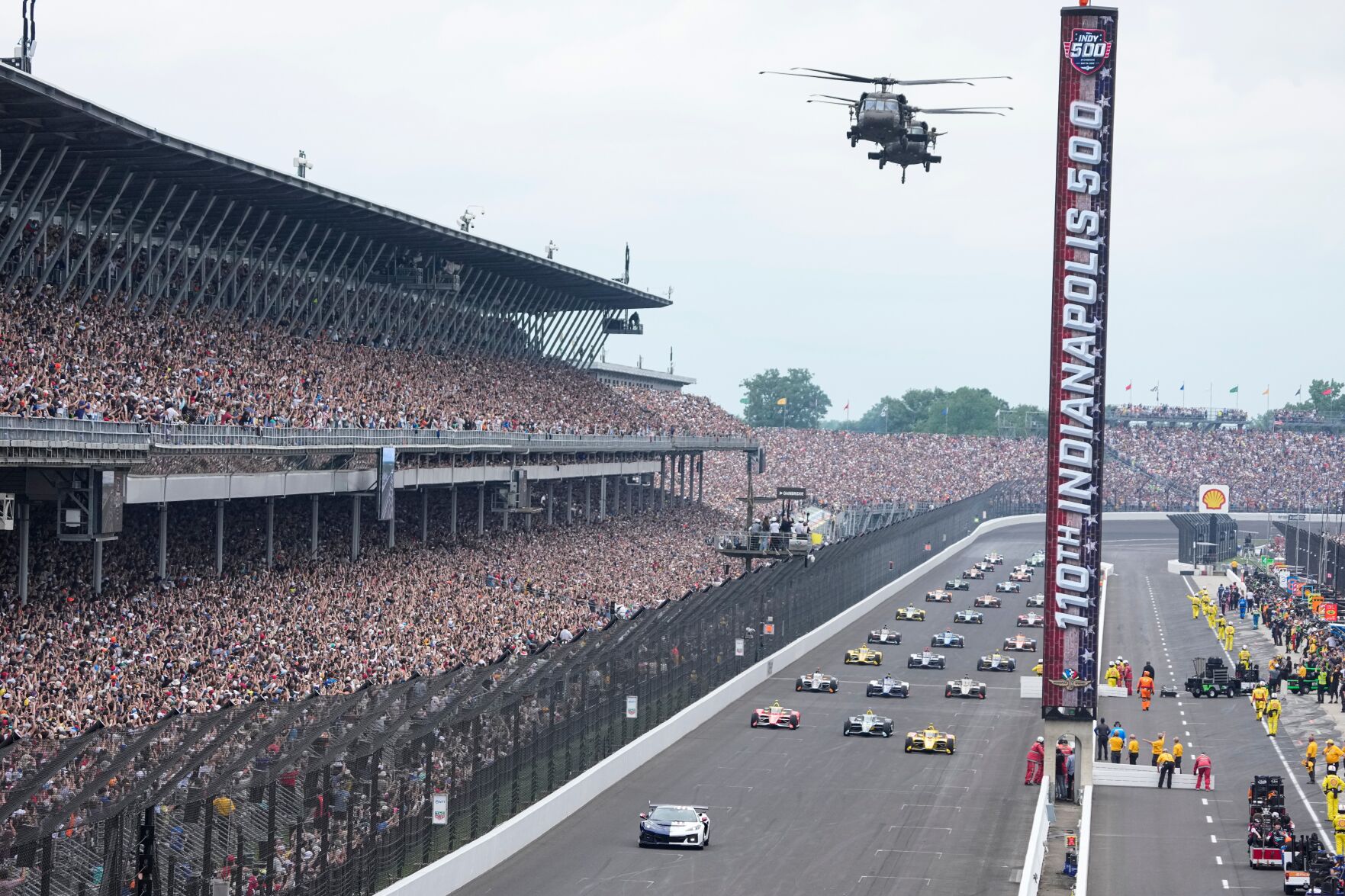 Late pass sends Felix Rosenqvist past David Malukas for the