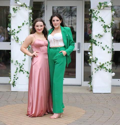 'Wander the Woods': 2022 PHS Prom | Local News | oskaloosa.com