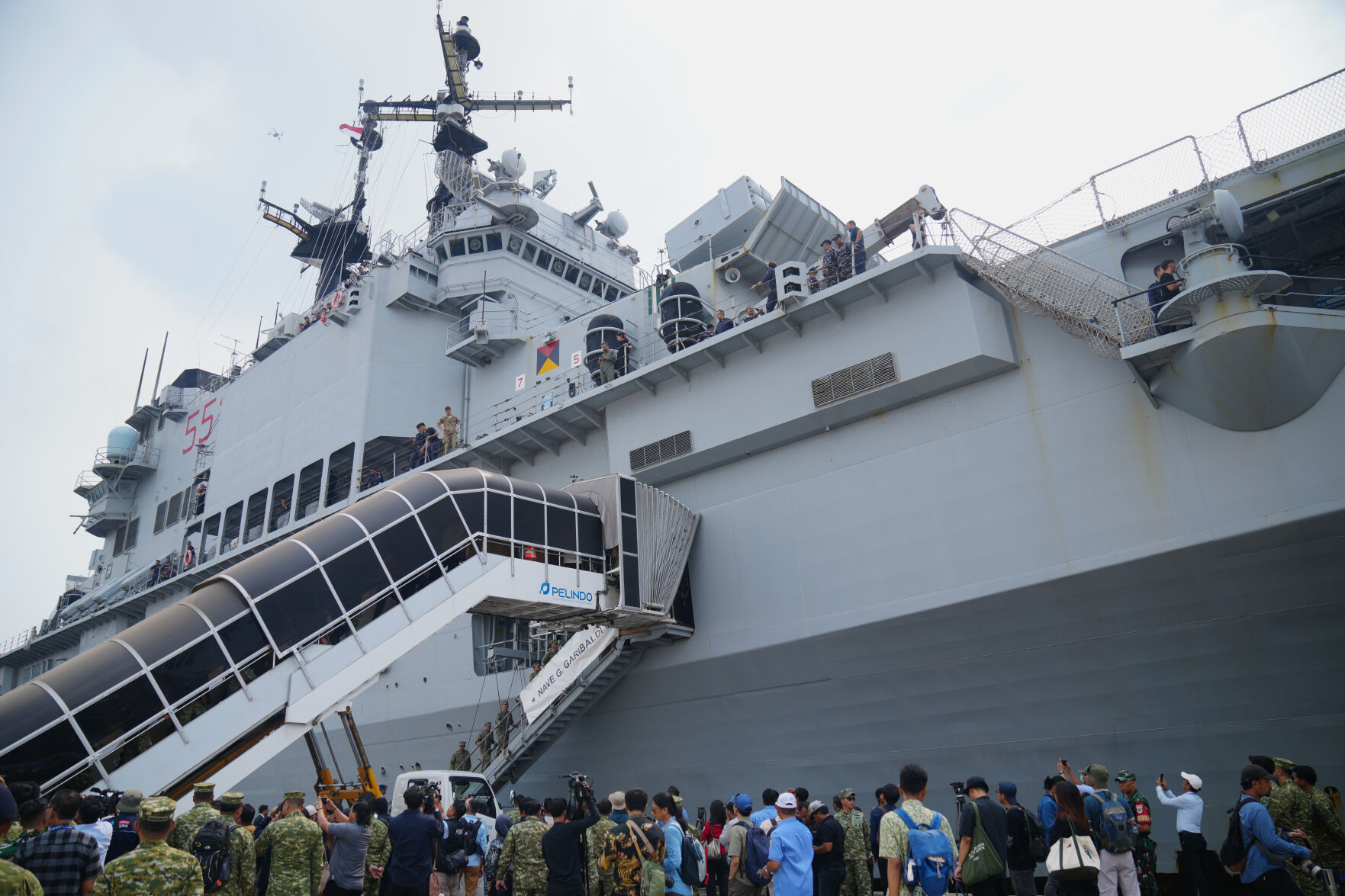 マム Indonesia welcomes its first aircraft carrier, prompting debate