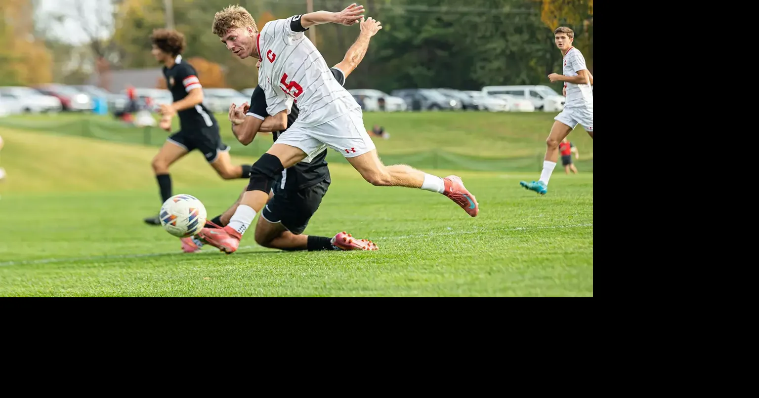 Dutch men claw into conference tournament
