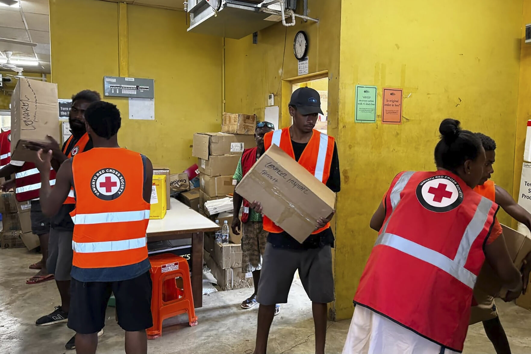 Rescuers Dig For Survivors Of Vanuatu Earthquake With No Water And ...