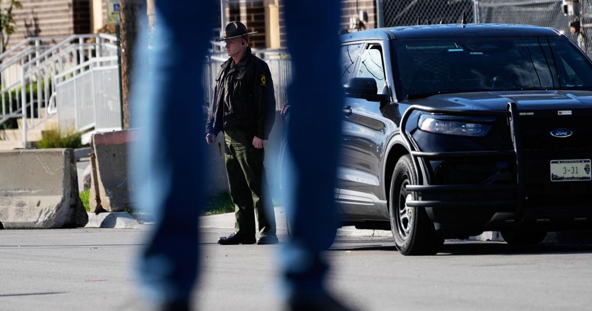 Judge agrees to extend block on Guard deployment in Chicago while Judge agrees to extend block on Guard deployment in Chicago while