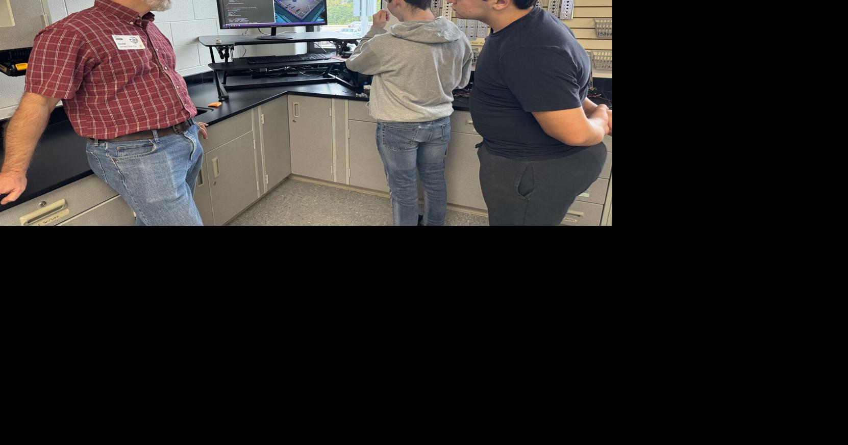 Robotics partnership broadens opportunities for Oskaloosa students