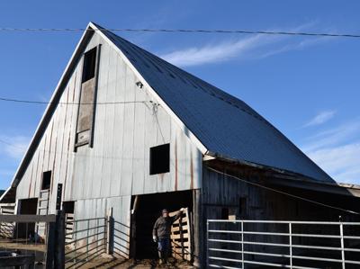 Only Barn Left On 8 Mile Road Columns Oskaloosa Com