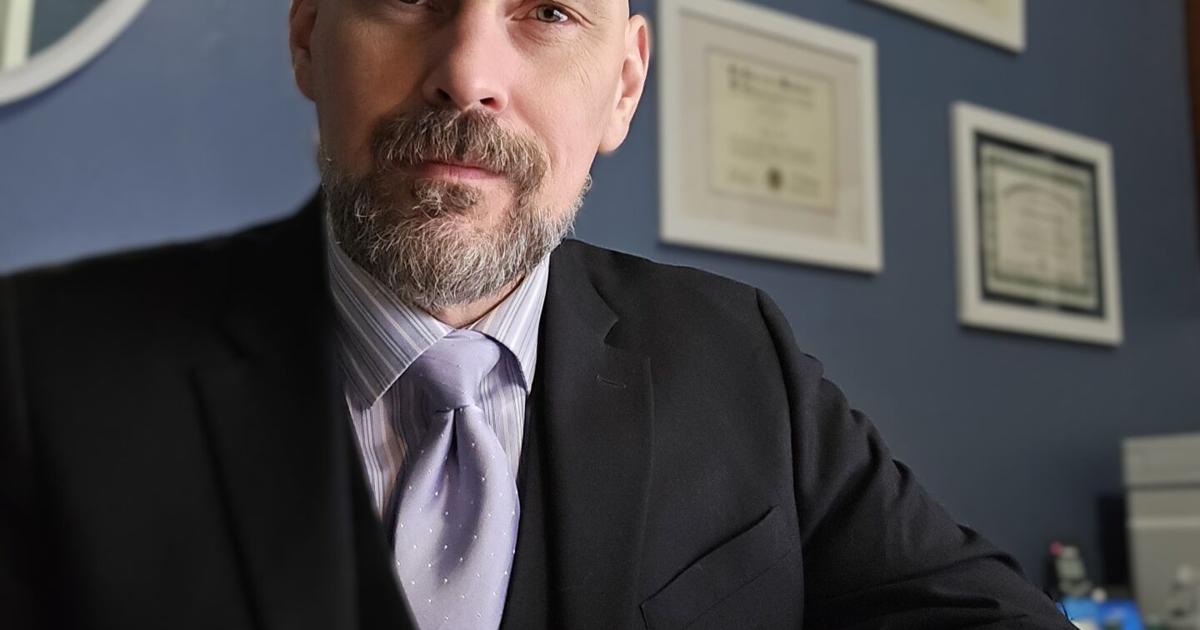 Independent candidate appeals dismissal of lawsuit to get on ballot for Congress