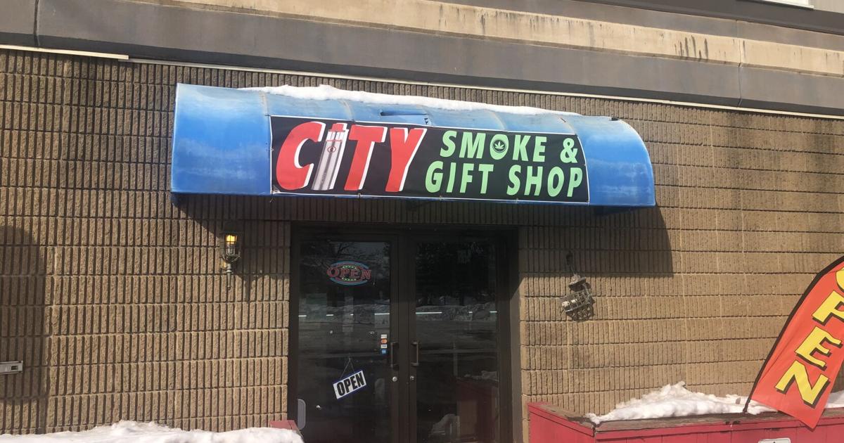 Fulton mayor says some vape shops not in compliance