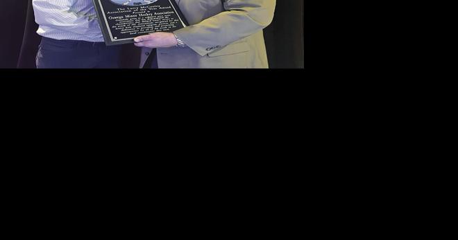 Oswego Minor Hockey Association receives McCauley Award