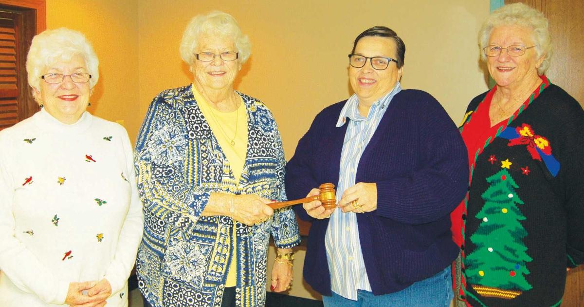 Veteran Oswego Hospital Auxiliary members step down from leadership