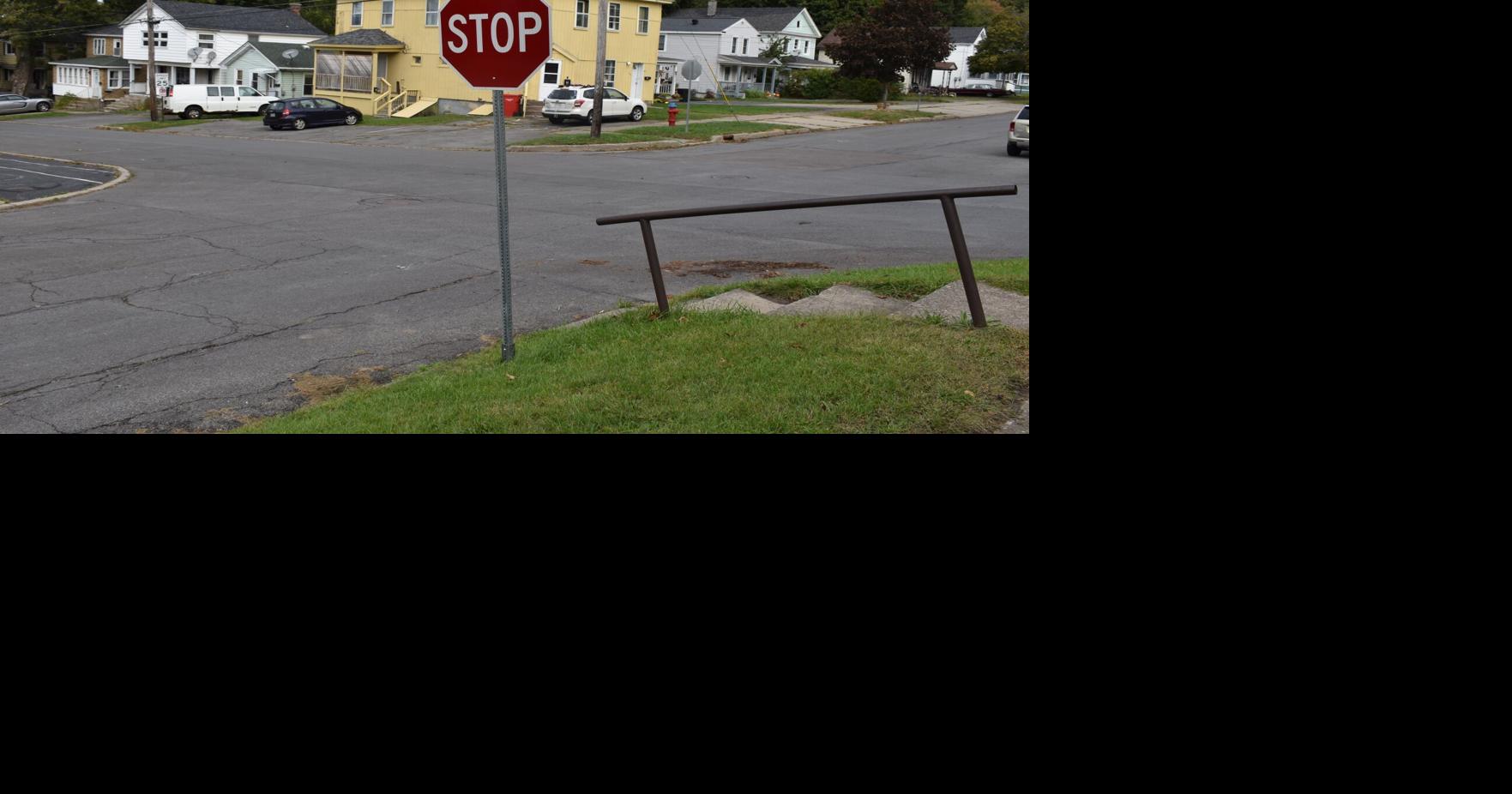 Stolen stop sign blamed for Oswego car crash News