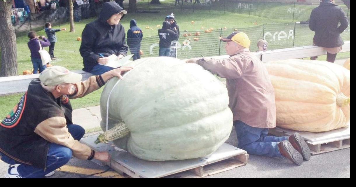 Thousands crowd Oswego to celebrate fall during the Great Pumpkin