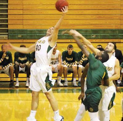 Oswego State Men S Basketball Team Tops Geneseo Sports