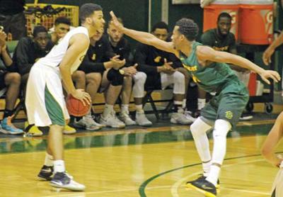 Suny Oswego Men S Basketball Team Holds Off Brockport Takes Sunyac Lead Sports Oswegocountynewsnow Com