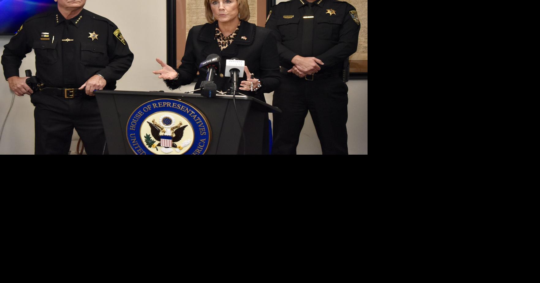 At Oswego roundtable, Tenney condemns New York State's ban on police cooperation with ICE