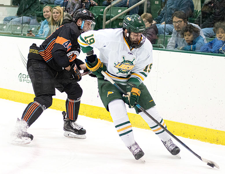 Laker icemen skate past Bengals in SUNYAC meeting