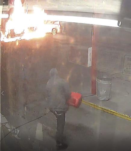 Fulton police seek help ID’ing man who set cars on fire | News ...