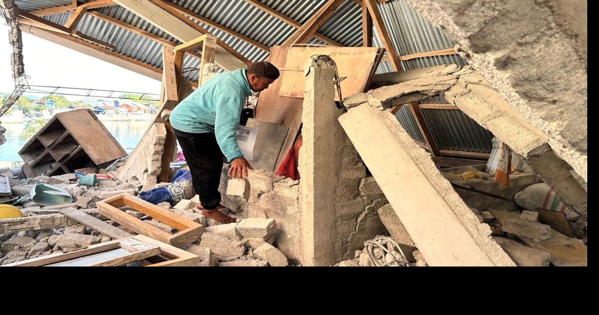 Businesses reopen after eastern Indonesia earthquake displaced thousands