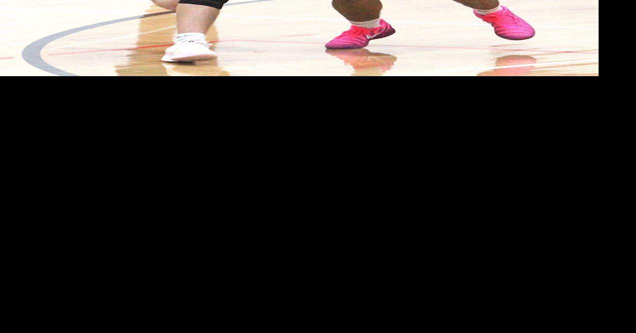 Boys basketball: Savages wear down Big Reds | Sports | ottumwacourier.com