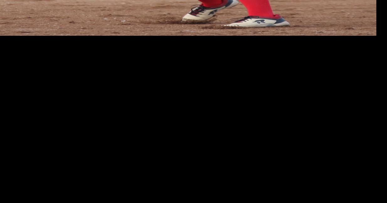 Prep softball roundup: Redettes rally past Comets, setting up SCC showdown with Albia