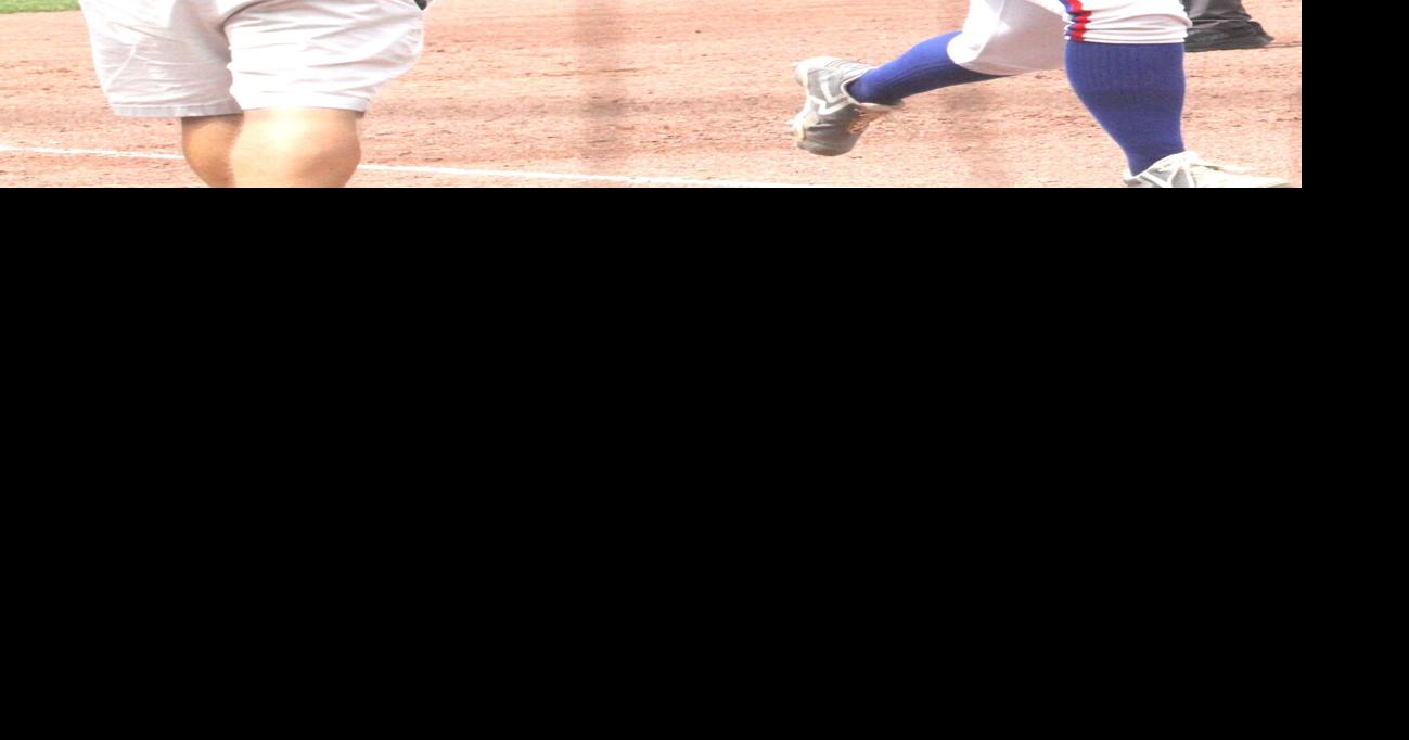 Prep softball roundup: Third-ranked (3A) Lady Dees shut out Comets