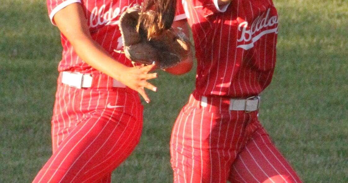 Prep softball: Bulldogs spread the wealth in sweep of Mason City