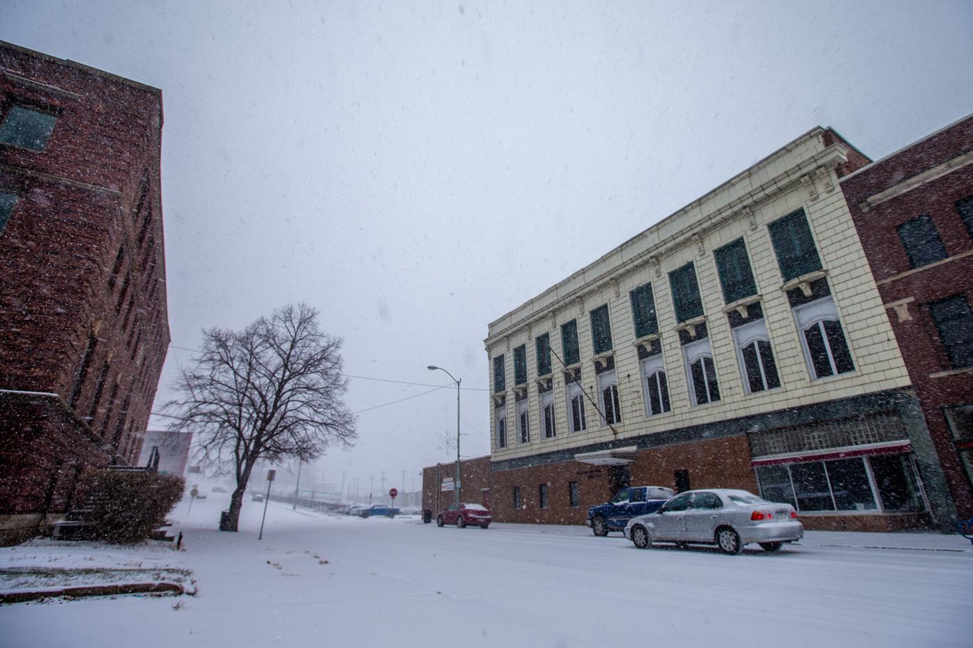 Storm dumps snow, freezing rain across Iowa News