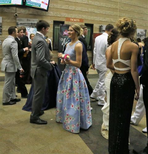 Prom necessities: gowns, tuxes, cell phones | News | ottumwacourier.com