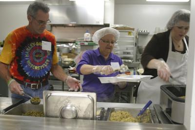 Hundreds Receive Hot Thanksgiving Meals From Salvation Army Local News Ottumwacourier Com