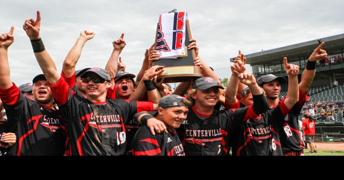 Centerville wins 2A championship; holds on to edge Iowa City Regina 43 High School Sports