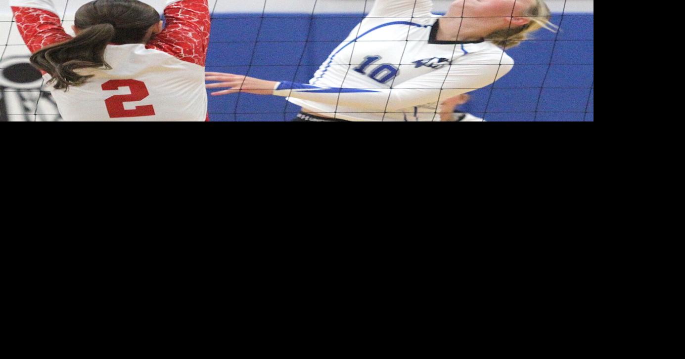 Prep volleyball: Moravia rallies for season-opening split in home triangular