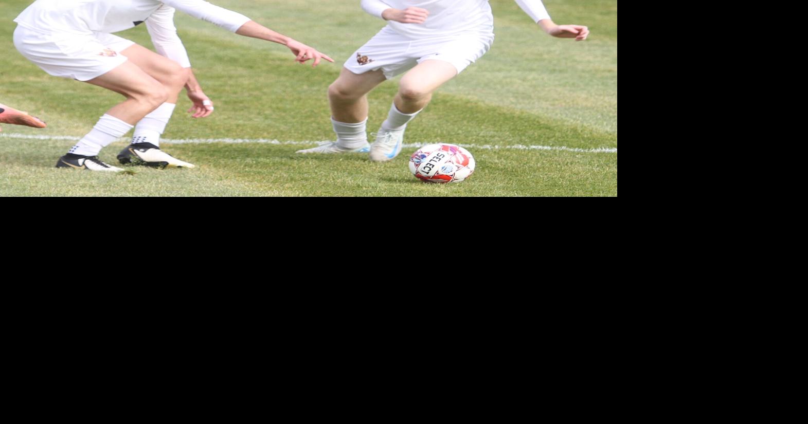 Men's soccer: Second-ranked Warriors suffer first loss of season