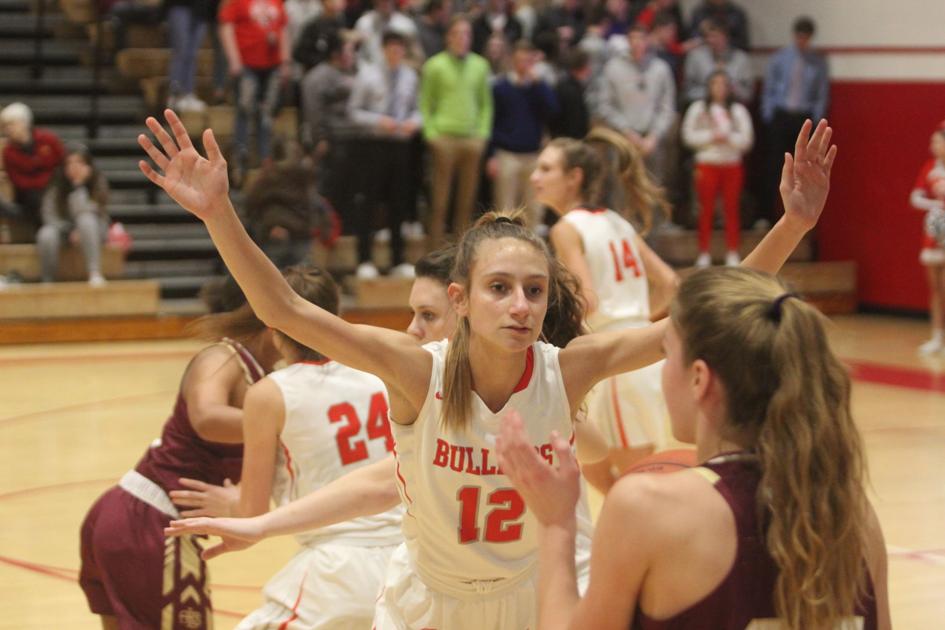 Girls Basketball Bulldogs Stymie Lincoln Earn 10th Win Of Season