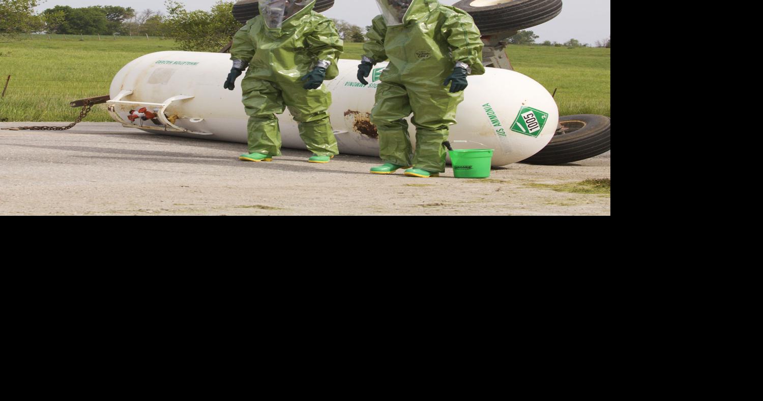 Hazmat battles anhydrous ammonia spill | Local News | ottumwacourier.com
