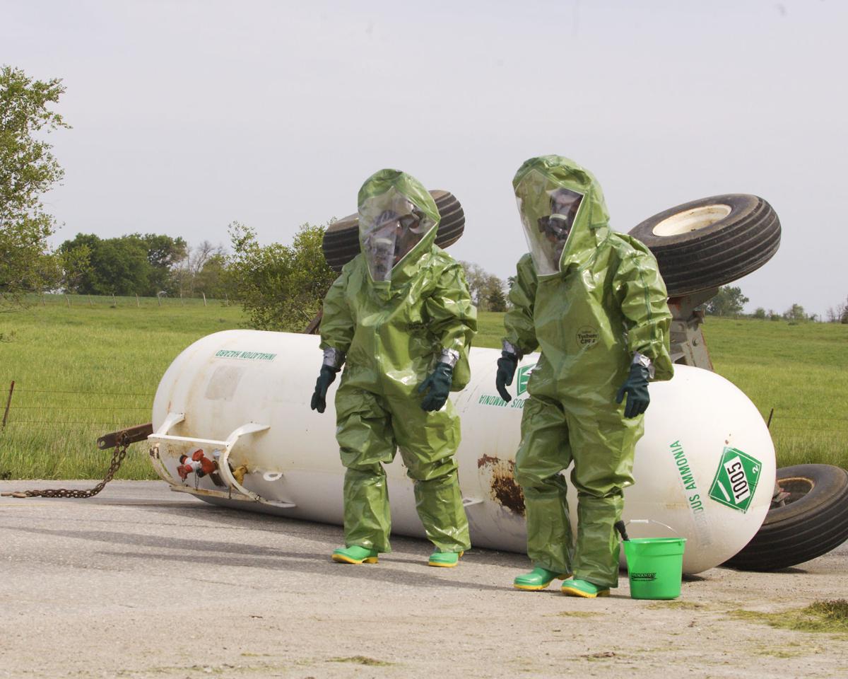 Hazmat battles anhydrous ammonia spill Local News ottumwacourier com