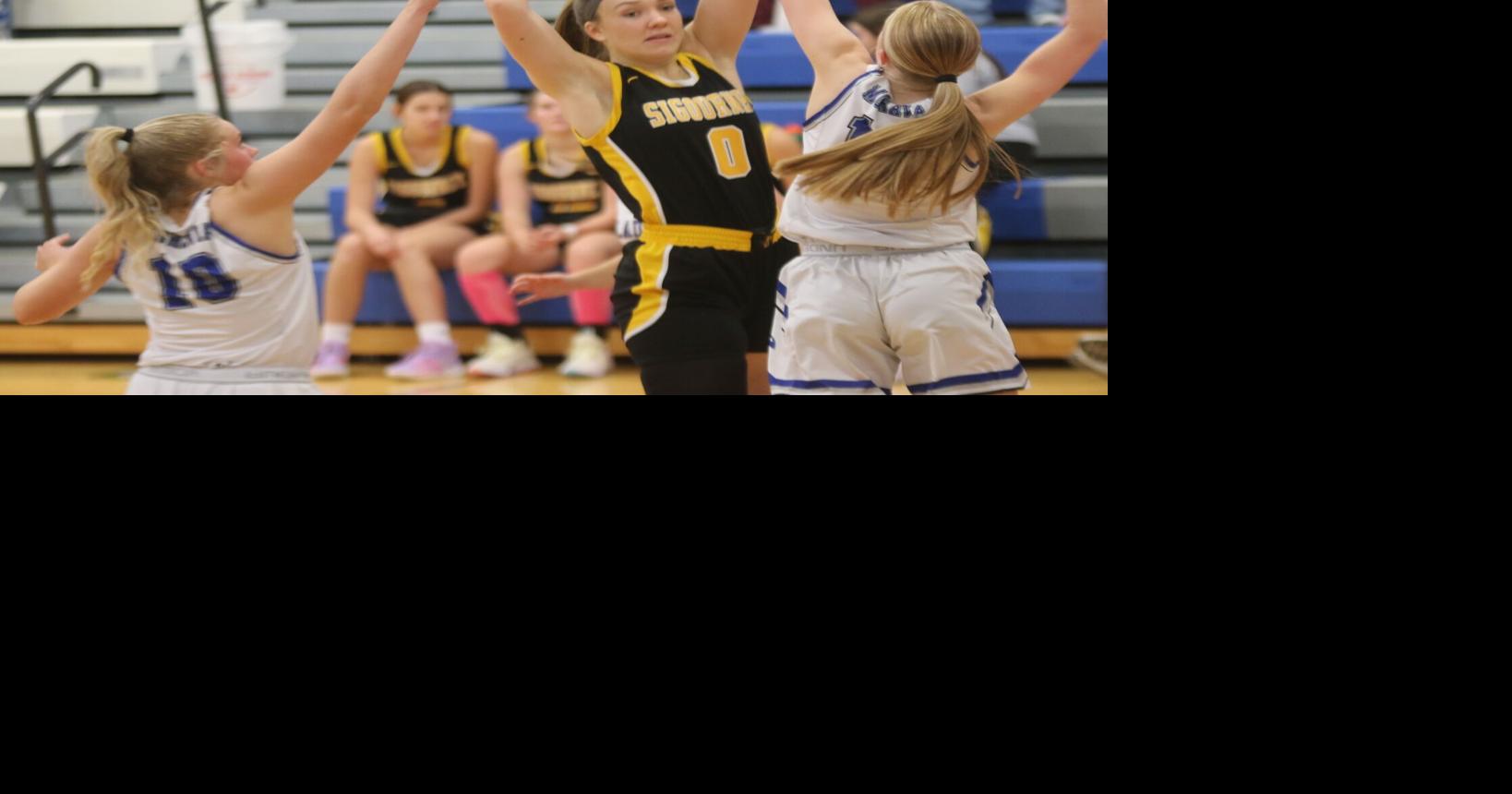 Girls basketball No. 13 LynnvilleSully stifles Sigourney girls