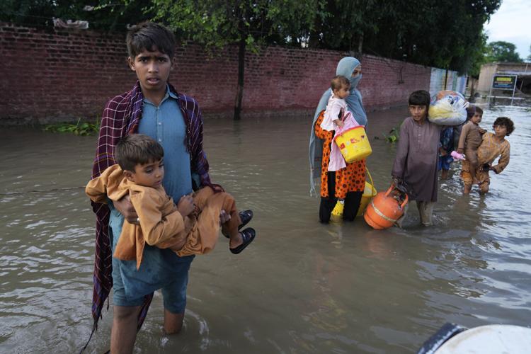 Flash floods leave 32 dead in Indian-controlled Kashmir as over 150,000 are displaced in Punjab | National News | ottumwacourier.com