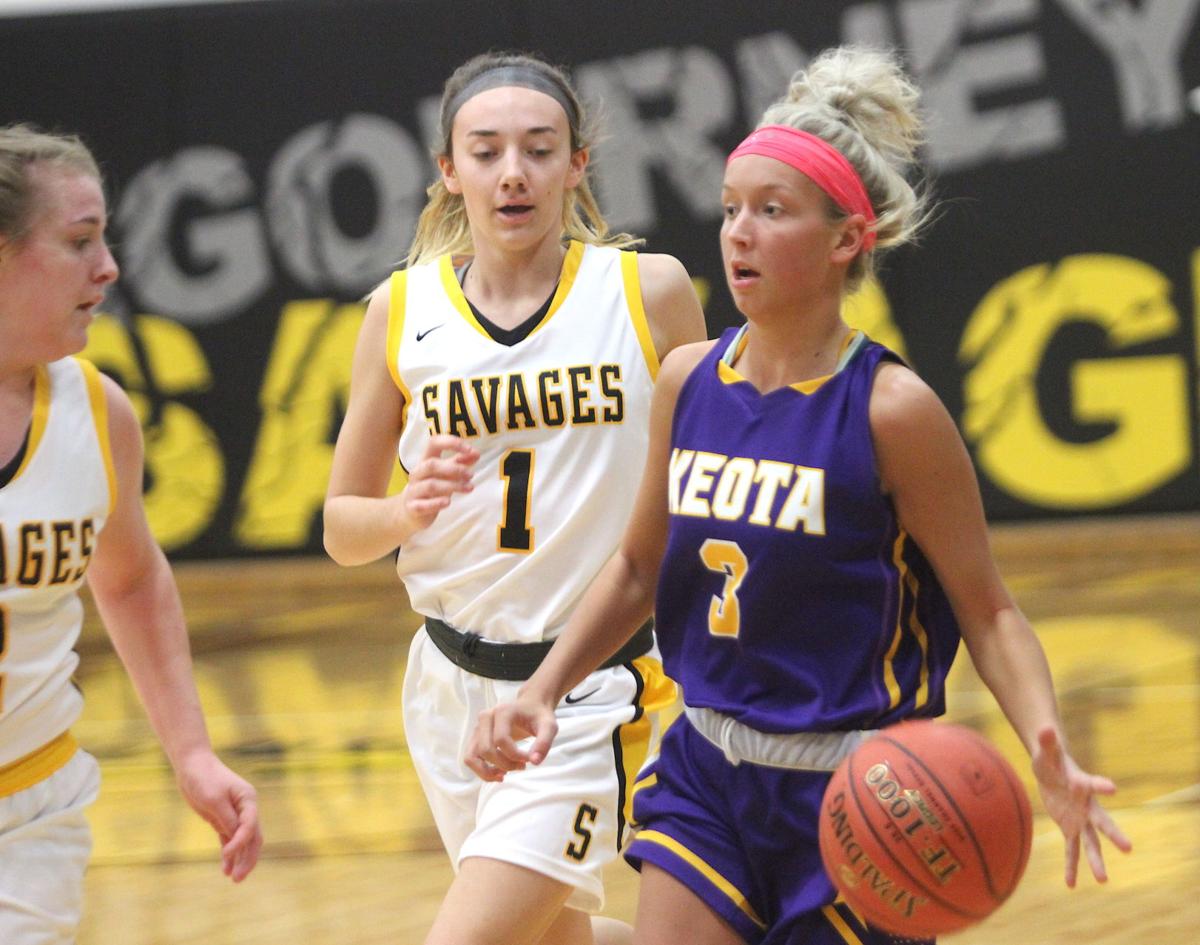 Girls Basketball Savages Roll On Opening Night Of Regionals