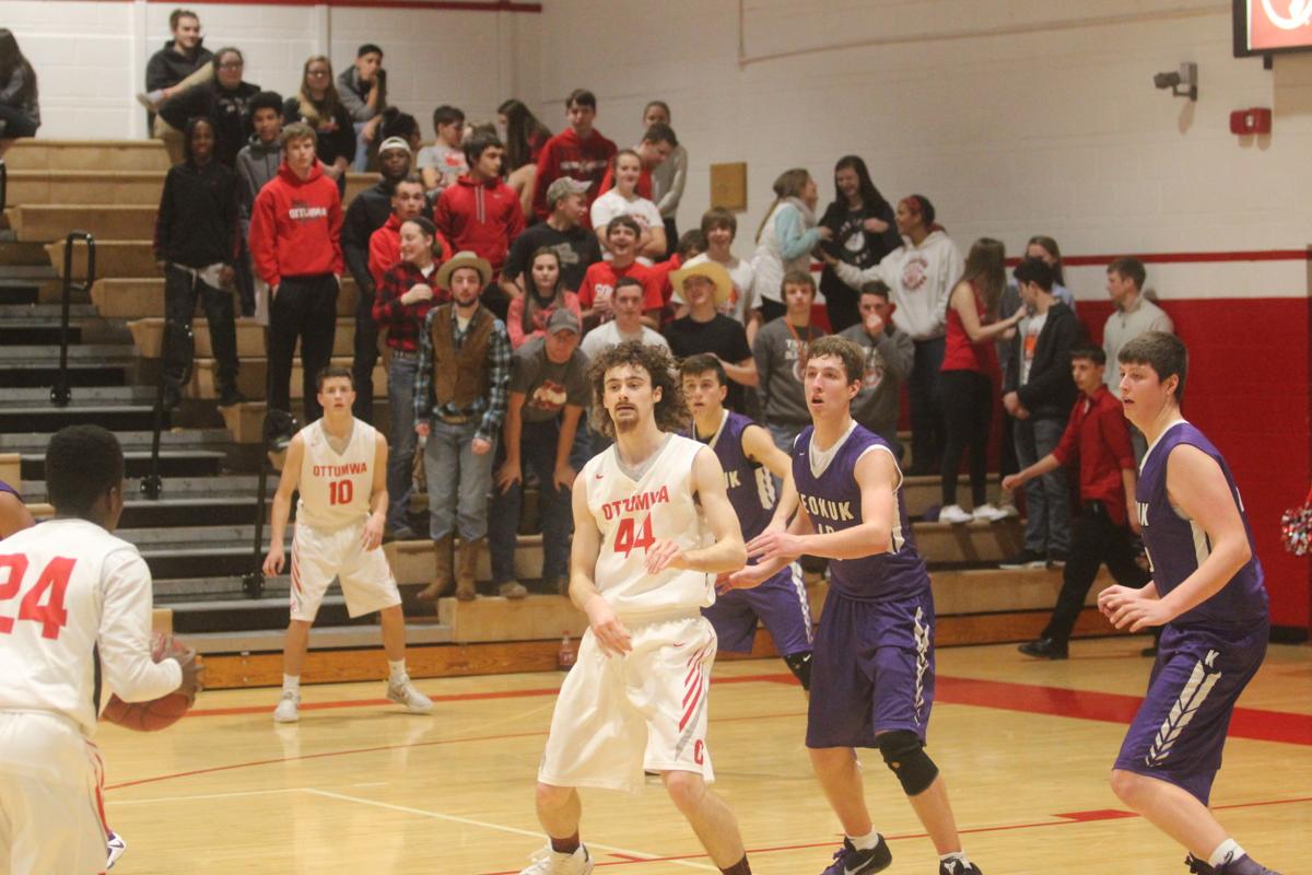 Ottumwa Bulldogs Boys Break Through Against Chiefs High School