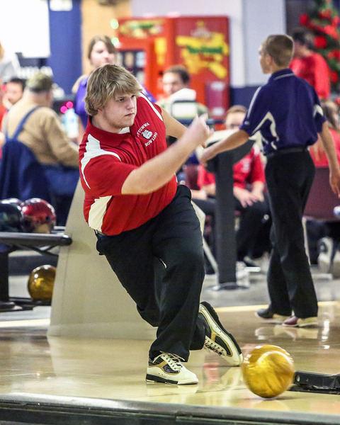 Joey Lee bowls a perfect round | Sports | ottumwacourier.com