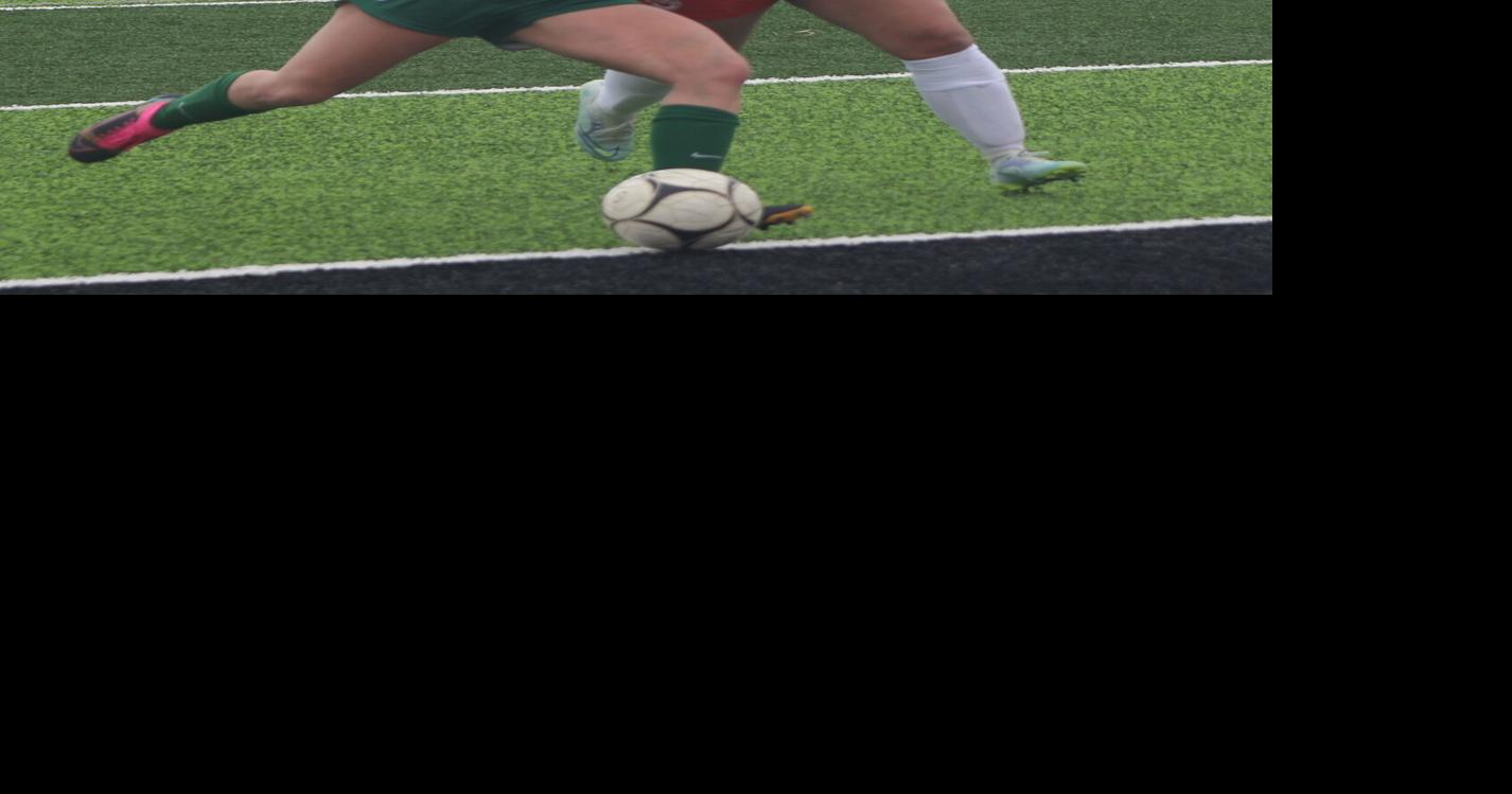 Girls Soccer Warner Goes For 10 No 12 Pella Wins Centerville Soccer Tournament Sports Ottumwacourier Com