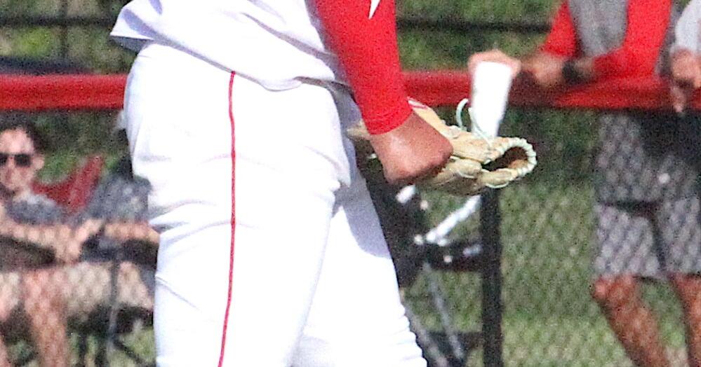 Prep baseball: Ottumwa earns emotional split against Riverhawks